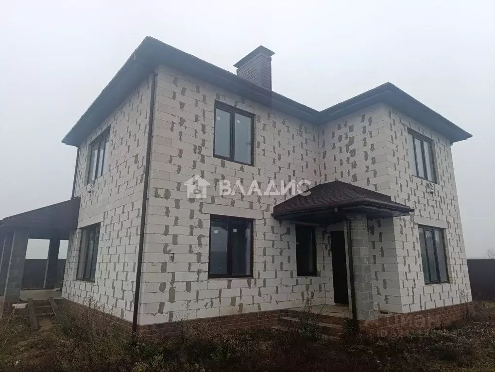 Дом в Белгородская область, Корочанский район, Ломовское с/пос, с. ... - Фото 1