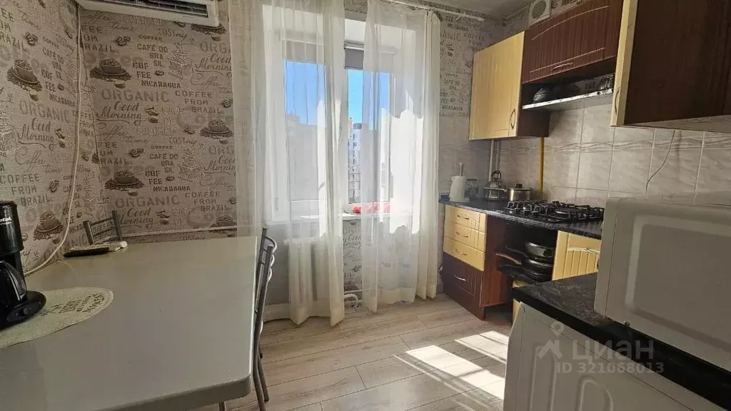 3-к кв. Краснодарский край, Новороссийск ул. Куникова, 19 (77.3 м) - Фото 2