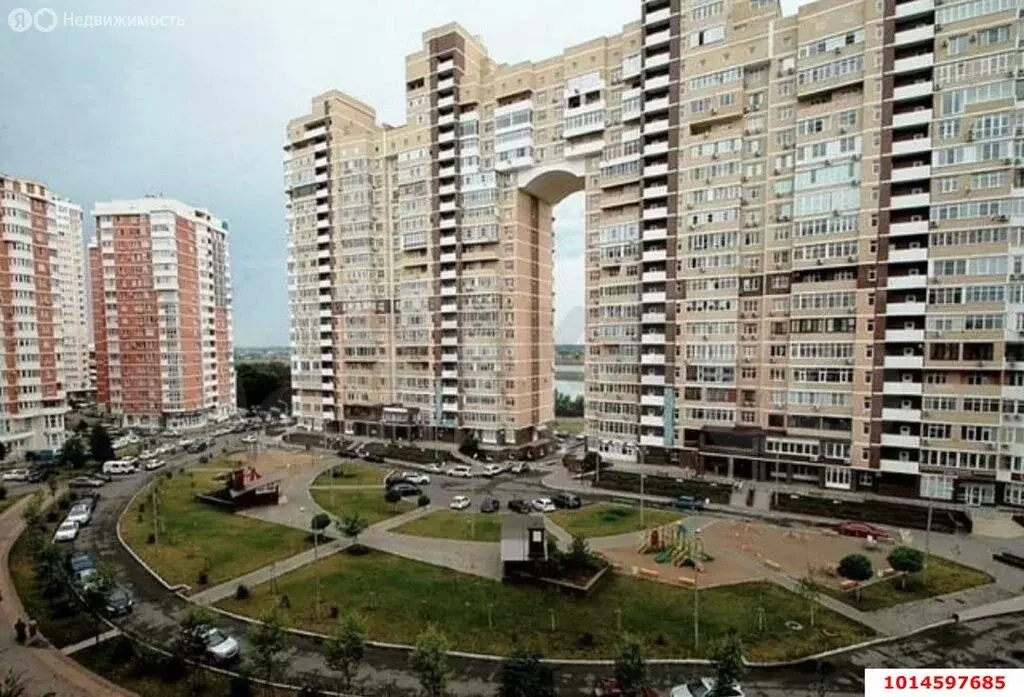2-комнатная квартира: Краснодар, микрорайон Юбилейный, бульвар Клары ... - Фото 0