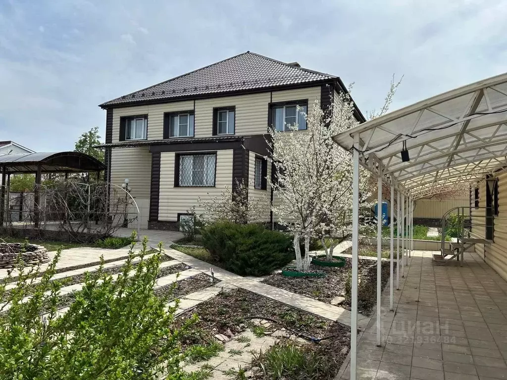 Дом в Оренбургская область, Орск пос. ОЗТП, ул. Заповедная (250 м) - Фото 1