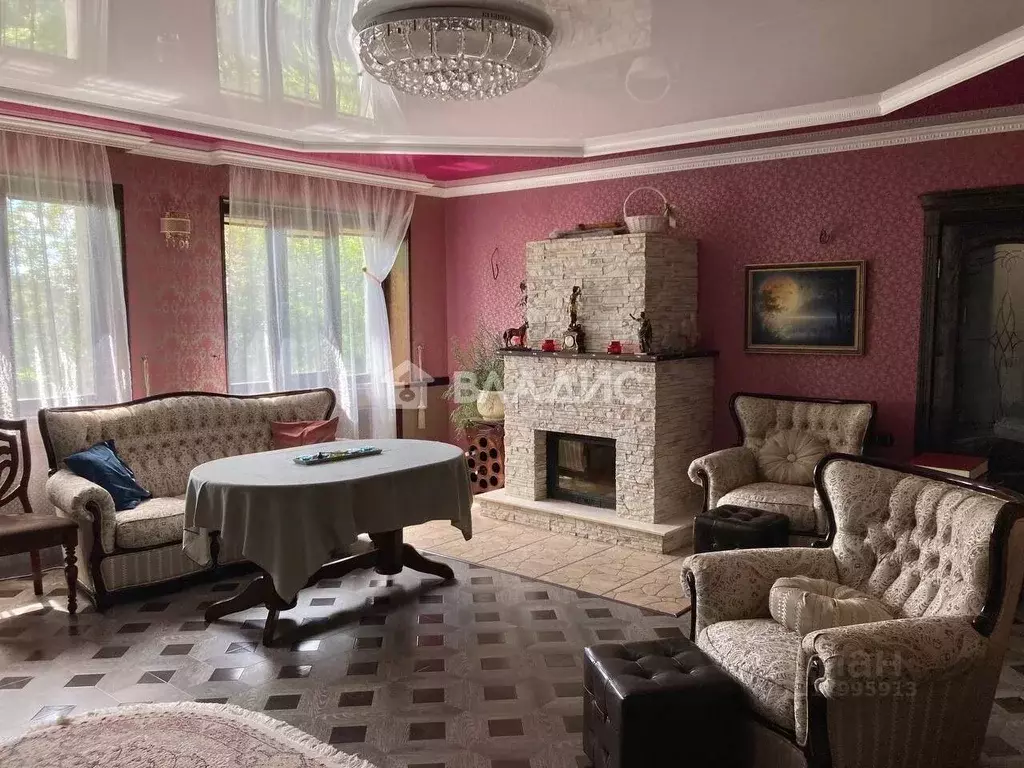 Дом в Белгородская область, Корочанский район, Мелиховское с/пос, с. ... - Фото 1