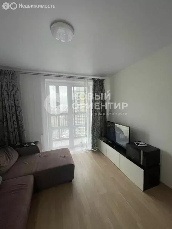 Квартира-студия: Екатеринбург, жилой район Уктус, микрорайон Светлый, ... - Фото 1