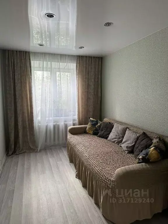 3-к кв. Свердловская область, Серов ул. Рабочей молодежи, 7 (63.0 м) - Фото 0