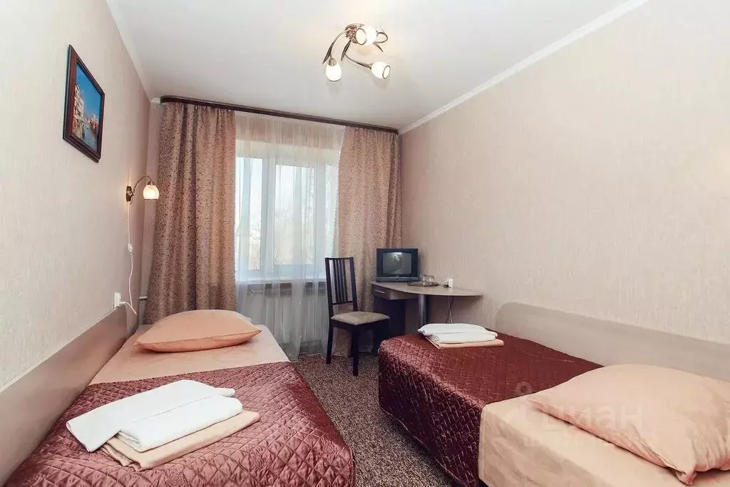 Комната Псковская область, Псков Пароменская ул., 4 - Фото 1