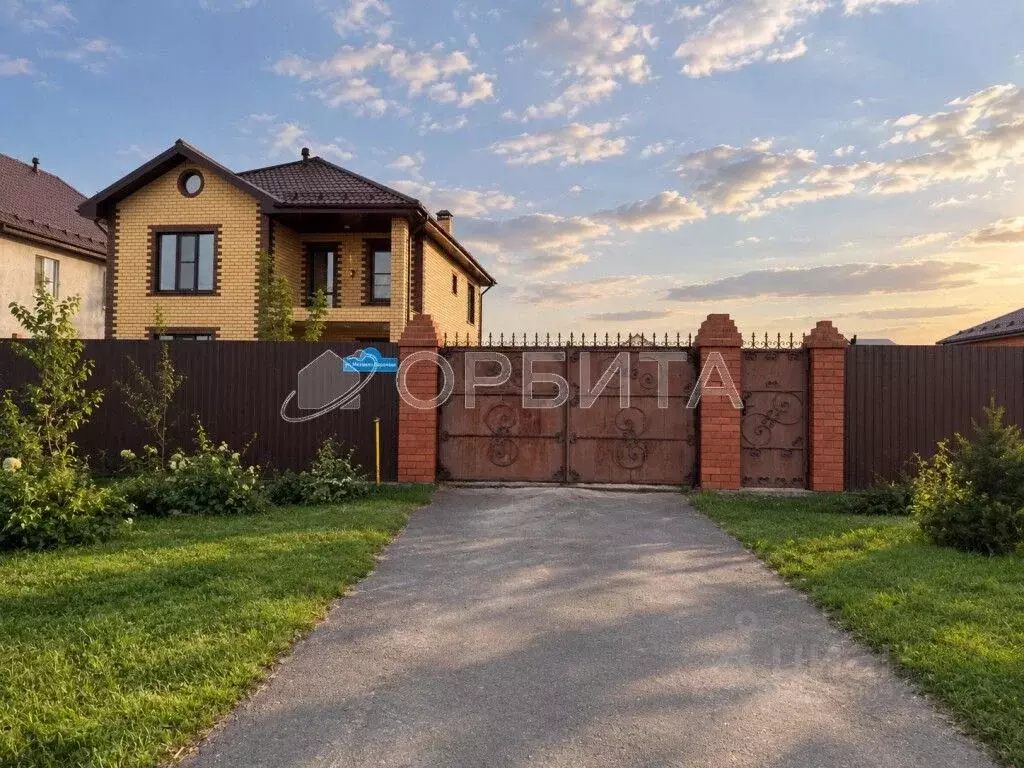 Дом в Тюменская область, Тюмень ул. Григория Алексеева, 59 (180 м) - Фото 1