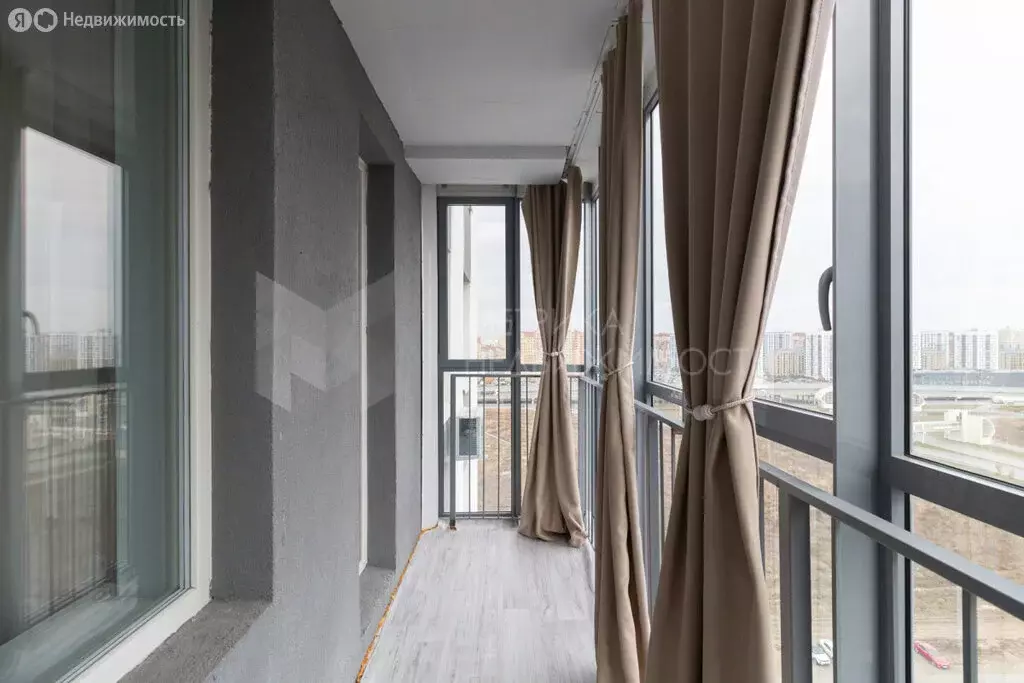 1-комнатная квартира: Тюмень, улица Николая Никитина, 6 (38.5 м) - Фото 1