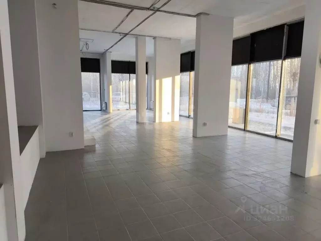 Помещение свободного назначения в Тюменская область, Тюмень ДОК мкр, ... - Фото 1