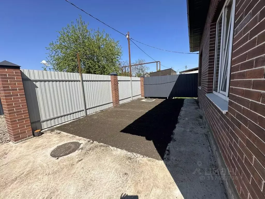 Дом в Краснодарский край, Динской район, Новотитаровская ст-ца ... - Фото 2