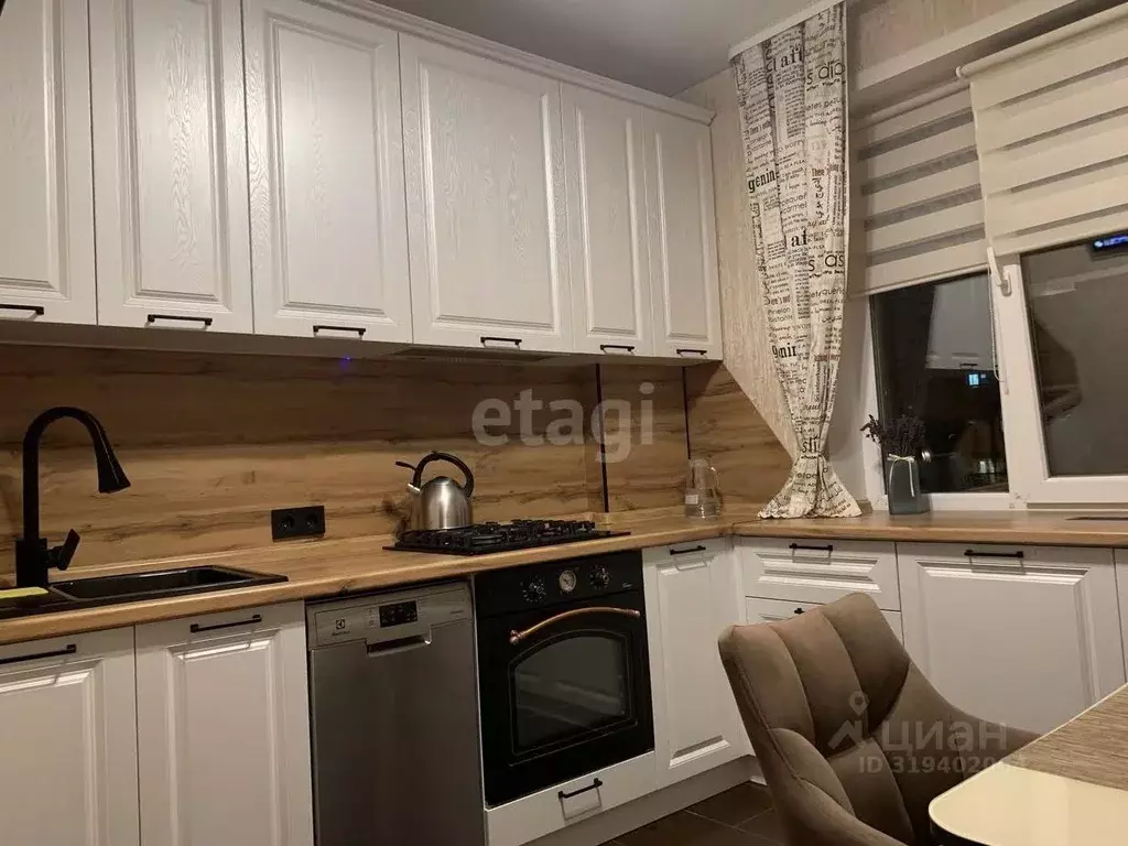 3-к кв. Воронежская область, Воронеж ул. Курчатова, 36Д (69.5 м) - Фото 0