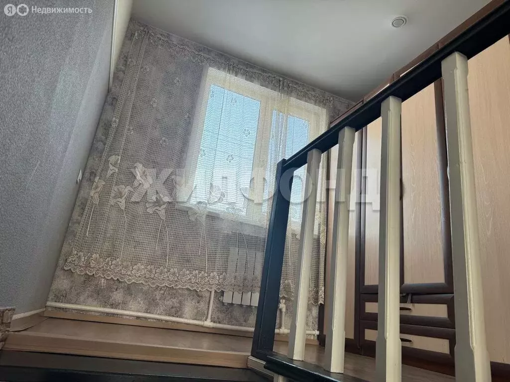 Дом в Абакан, улица Надежды (200 м) - Фото 1