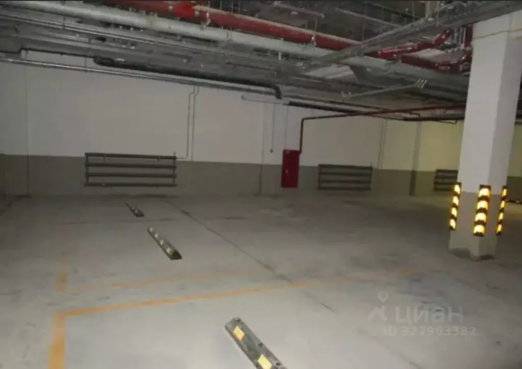 Гараж в Московская область, Химки Клязьма-Старбеево мкр, Международный ... - Фото 1