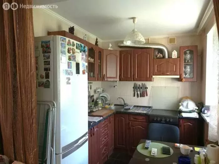 3-комнатная квартира: Евпатория, улица имени 60-летия Октября, 32 ... - Фото 1