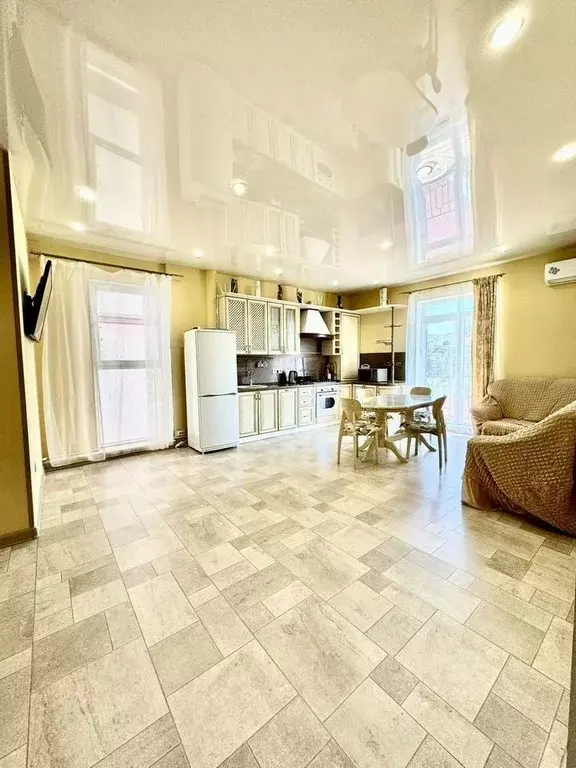 2-к кв. Краснодарский край, Геленджик 5-й мкр, ул. Грина, 8 (80.0 м) - Фото 2