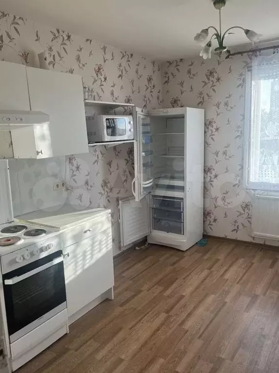 1-к. квартира, 40 м, 9/10 эт. - Фото 0