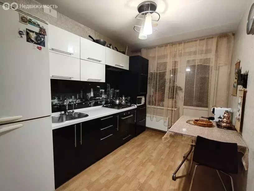 2-комнатная квартира: Екатеринбург, Прибалтийская улица, 11 (56 м) - Фото 1