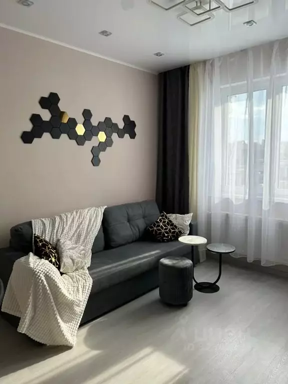 2-к кв. Челябинская область, Челябинск ул. Братьев Кашириных, 119 ... - Фото 1