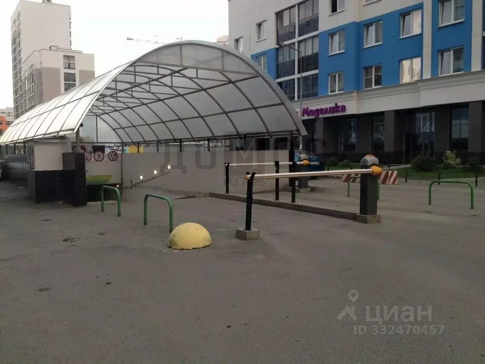Гараж в Свердловская область, Екатеринбург ул. Академика Парина (14 м) - Фото 1