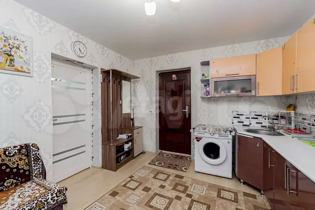 Комната 30,5 м в 1-к., 1/5 эт. - Фото 0