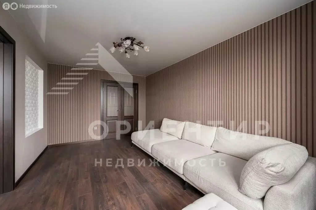 3-комнатная квартира: Екатеринбург, Базовый переулок, 48 (76 м) - Фото 1