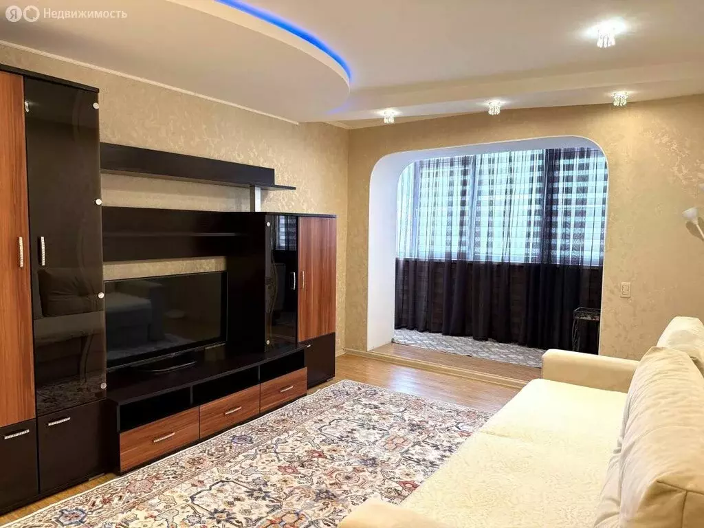 3-комнатная квартира: Курск, Чумаковская улица, 1 (62.1 м) - Фото 1