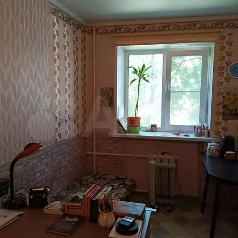 Комната 9,5 м в 5-к., 2/5 эт. - Фото 0