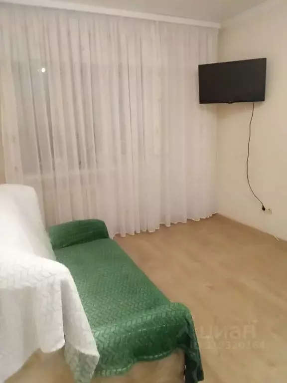 1-к кв. Крым, Симферополь ул. Гагарина, 9 (37.0 м) - Фото 0