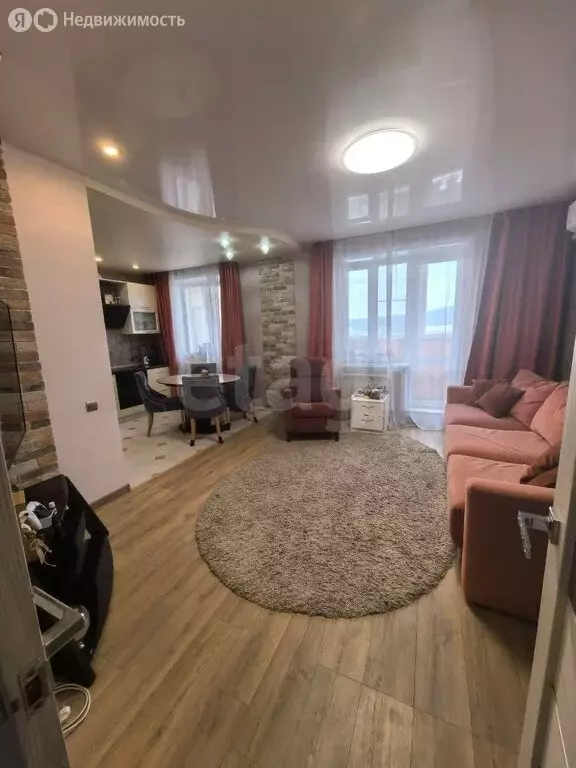3-комнатная квартира: Чита, улица Курнатовского, 70 (71.8 м) - Фото 1