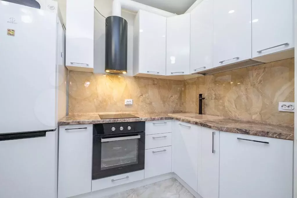 2-к. квартира, 50 м, 1/14 эт. - Фото 0