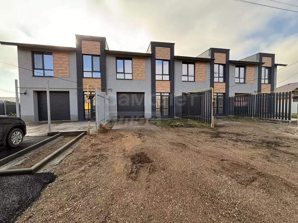 Таунхаус в Оренбургская область, Оренбургский район, с. Южный урал ул. ... - Фото 1