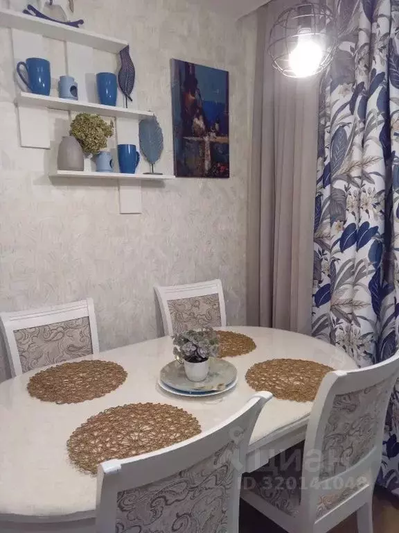 2-к кв. Псковская область, Пушкинские Горы рп ул. Ленина, 24 (54.0 м) - Фото 2