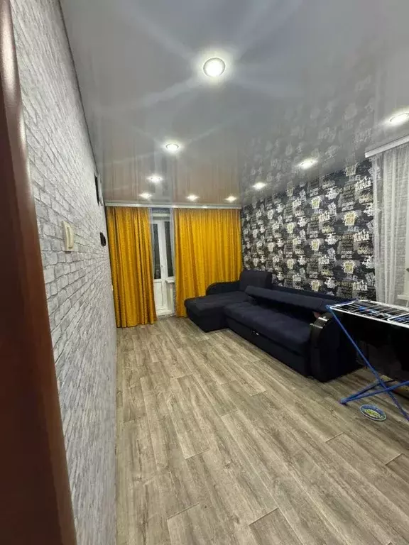 3-к кв. Саратовская область, Энгельс Полтавская ул., 1 (57.7 м) - Фото 1