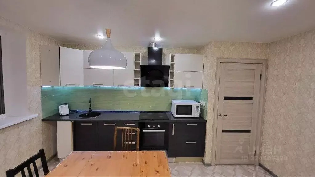 2-к кв. Ямало-Ненецкий АО, Губкинский 16-й мкр, 20 (59.0 м) - Фото 1