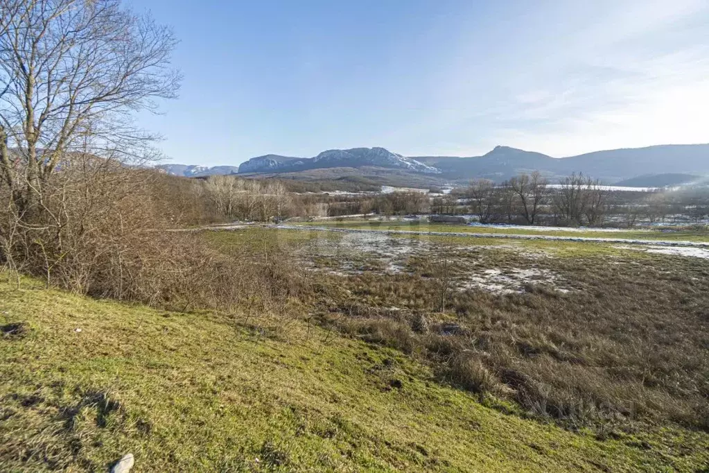 Участок в Крым, Бахчисарайский район, Голубинское с/пос, с. Путиловка  ... - Фото 1
