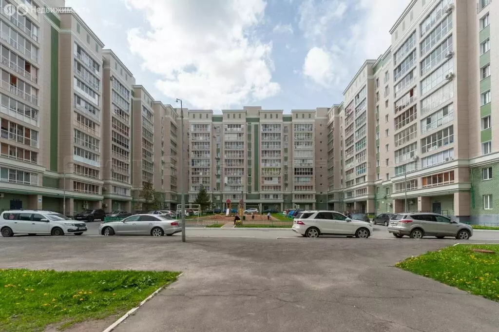 3-комнатная квартира: Казань, улица Кул Гали, 27 (75 м) - Фото 0