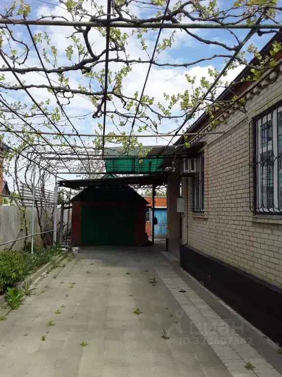 Дом в Краснодарский край, Славянск-на-Кубани Октябрьская ул., 16 (60 ... - Фото 1