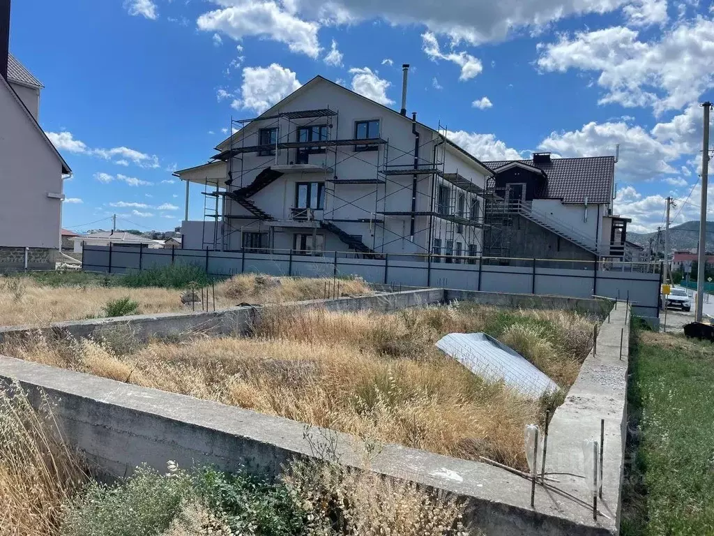 Участок в Крым, Судак ул. Ореховая (6.0 сот.) - Фото 1