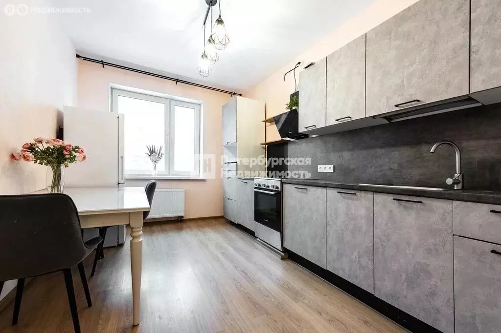 3-комнатная квартира: Санкт-Петербург, проспект Героев, 25к1 (75.5 м) - Фото 1