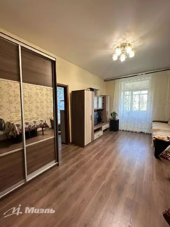 Продается комната в 4-комнатной квартире - Фото 1