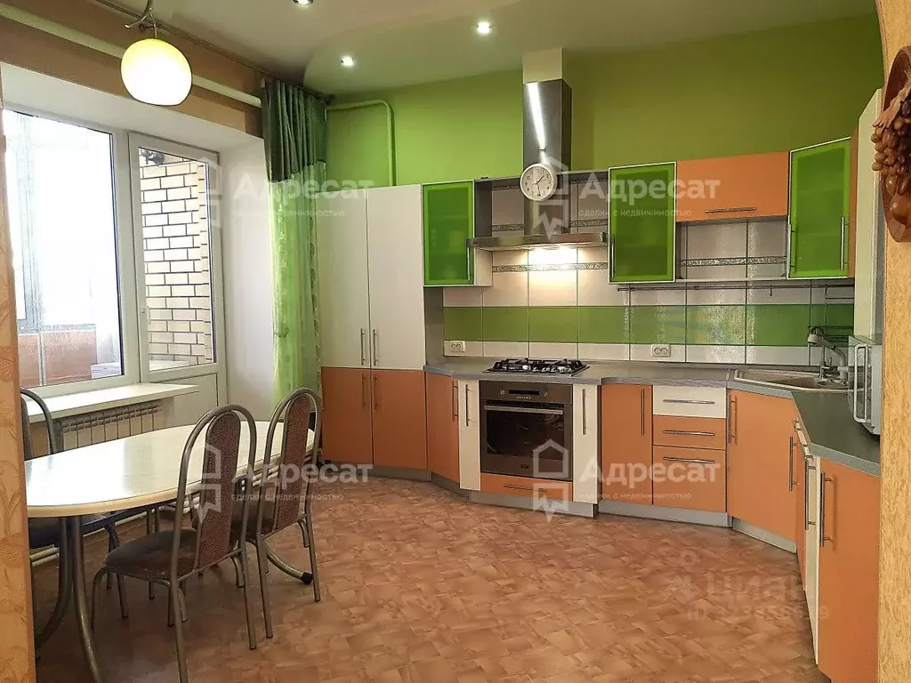 2-к кв. Волгоградская область, Волгоград ул. Космонавтов, 36 (80.3 м) - Фото 1