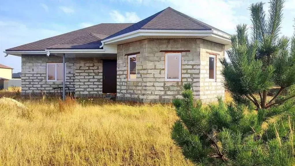 Дом в Белгородская область, Старооскольский городской округ, с. ... - Фото 1