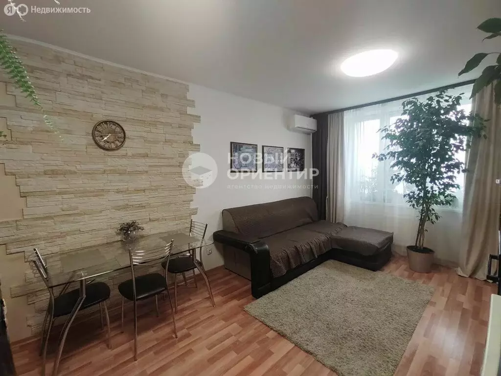 1-комнатная квартира: Екатеринбург, улица Николая Островского, 1 (48.3 ... - Фото 1