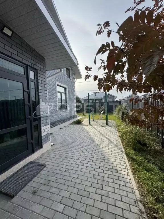 Дом в Тюменская область, Тюмень Центральная пл. (243 м) - Фото 1