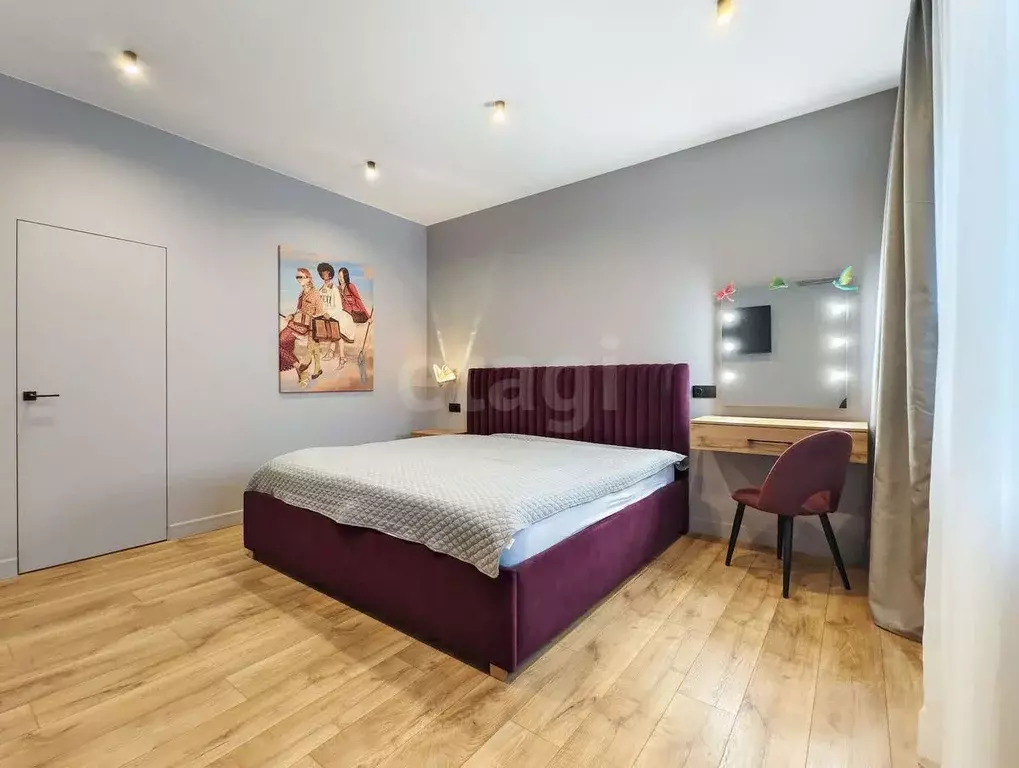 2-к кв. Тюменская область, Тюмень ул. 50 лет Октября, 4 (96.2 м) - Фото 1