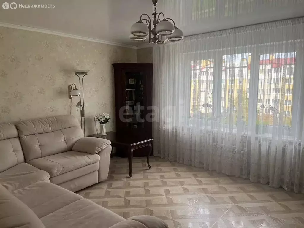 3-комнатная квартира: Пионерский, Октябрьская улица, 5 (67.9 м) - Фото 1