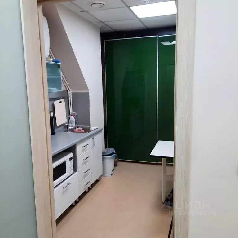 Помещение свободного назначения в Саха (Якутия), Нерюнгри ул. ... - Фото 1