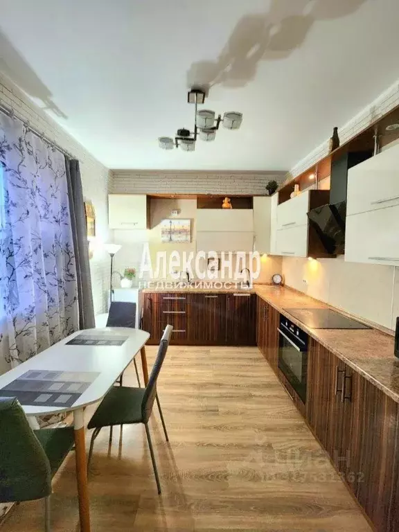 2-к кв. Ленинградская область, Кириши Волховская наб., 52 (65.5 м) - Фото 1