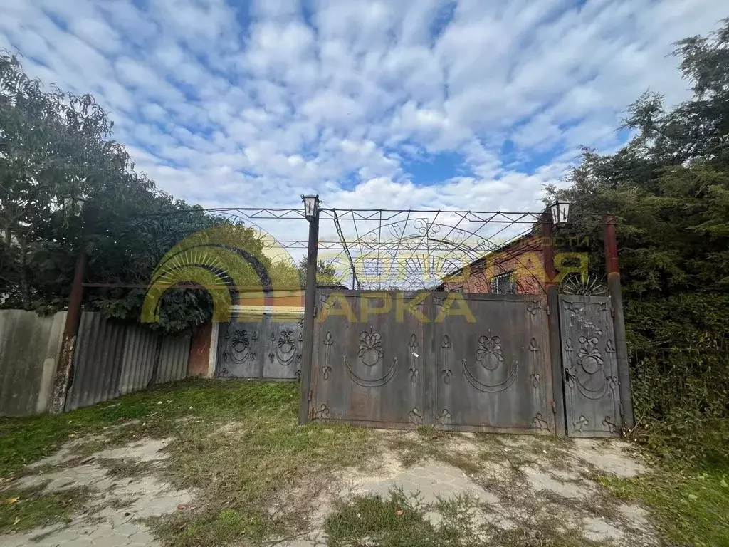 Дом в Краснодарский край, Крымский район, Варениковская ст-ца ... - Фото 1