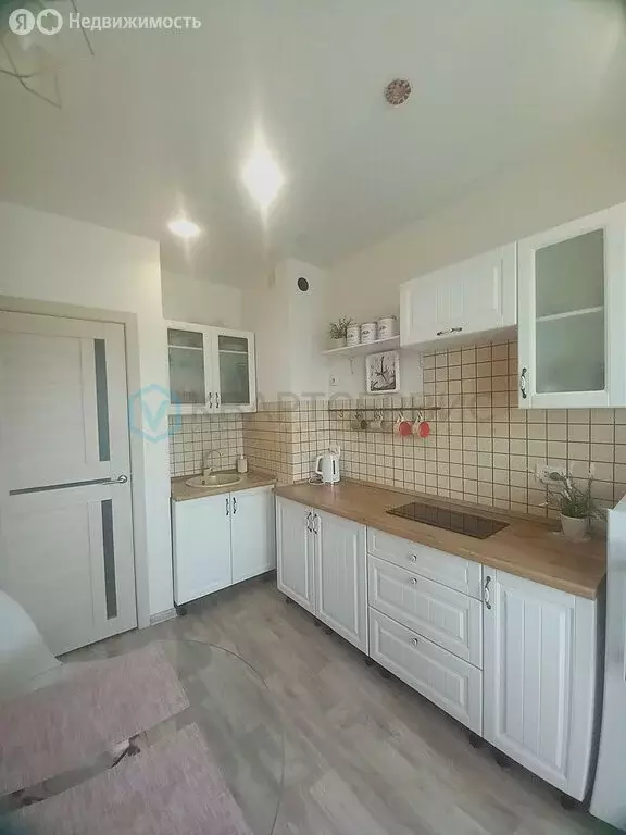 1-комнатная квартира: Омск, улица Архиепископа Сильвестра, 3 (33.4 м) - Фото 1