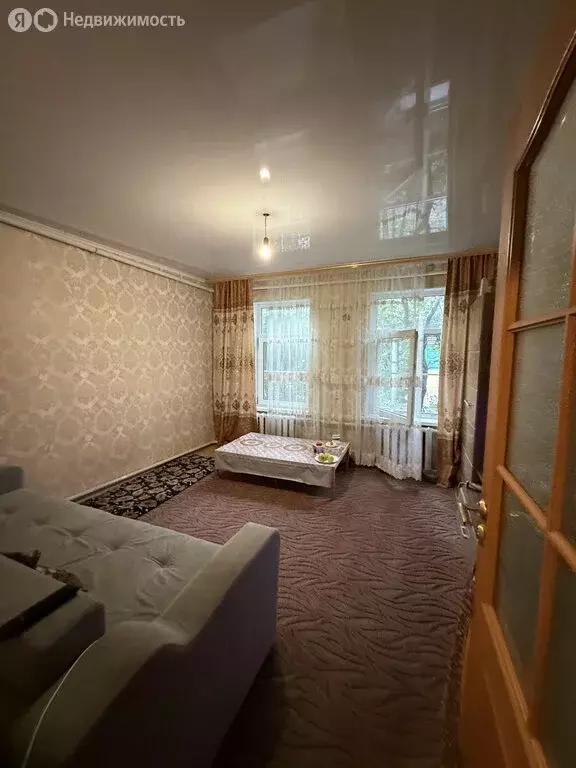 3-комнатная квартира: Астрахань, улица Свердлова, 77 (45 м) - Фото 0