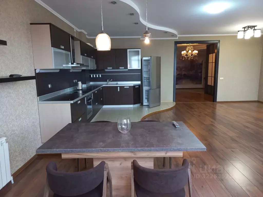 2-к кв. Омская область, Омск ул. 10 лет Октября, 43 (133.6 м) - Фото 2